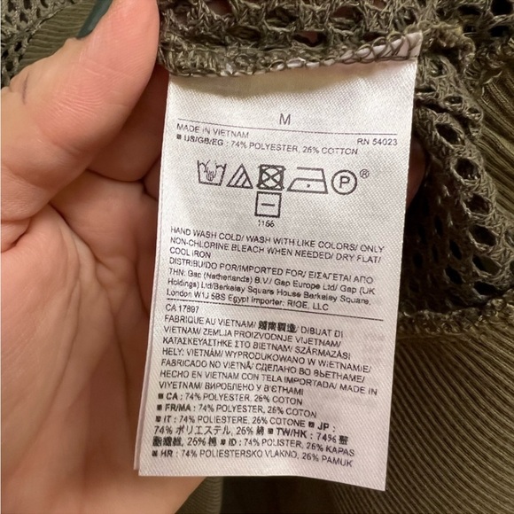 XL Banana Republic olive green fish net pullover  w raw edges. Off shoulder top - Picture 3 of 10